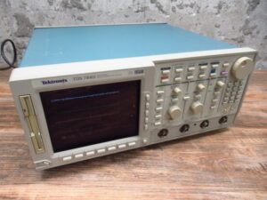 Tektronix テクトロニクス TDS 784D デジタルオシロスコープ